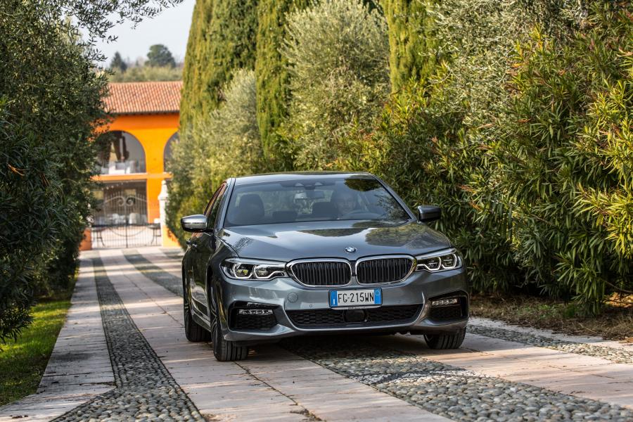  BMW 530d xDrive Sedan M Sport 2017 года  (WW) (фото 28 из 41)